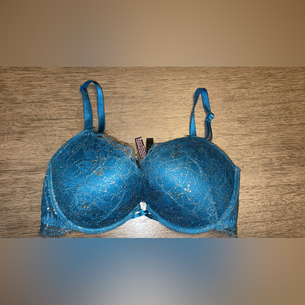 New. Victoria Secret. 36 C. Blue with some shimmy